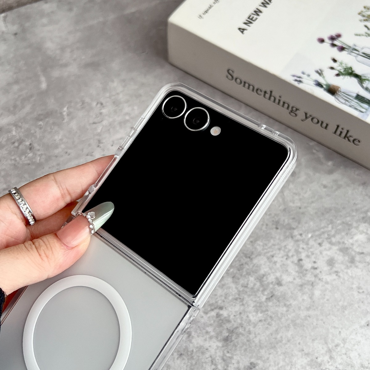 Flip8 Lüks Mat Magsafe Manyeti - Matte Frosted Case incelemesi ve fiyatı